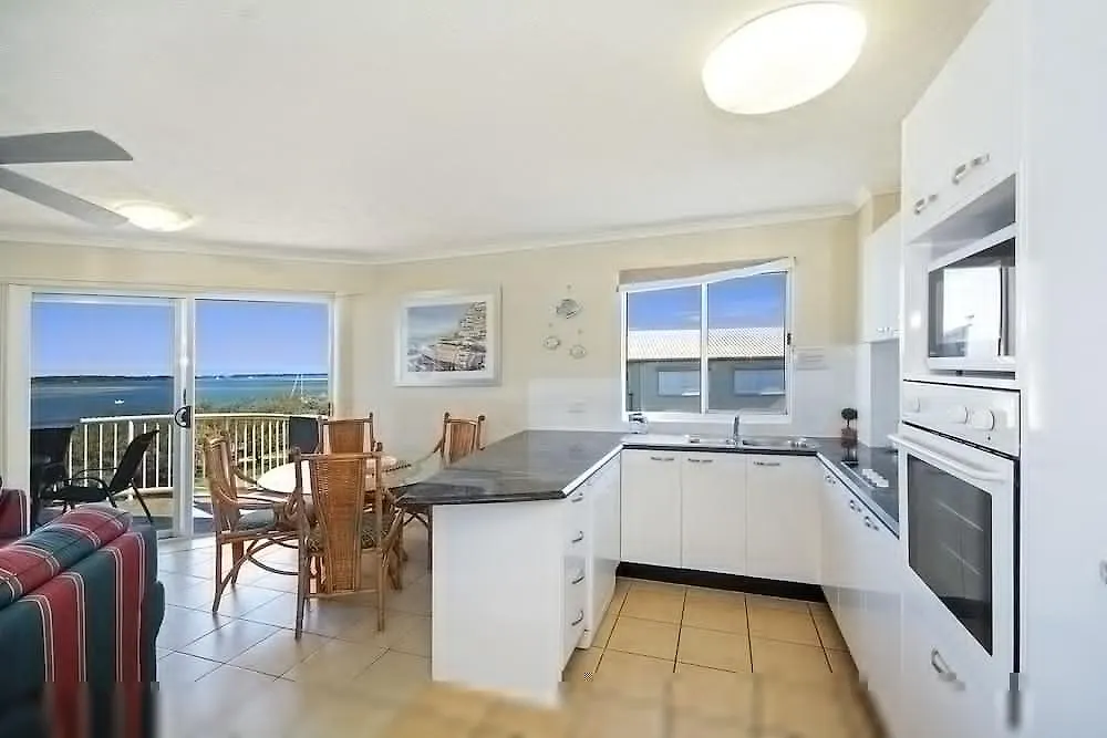 **** Aparthotel Sandy Shores Holiday Units Golden Beach Australia